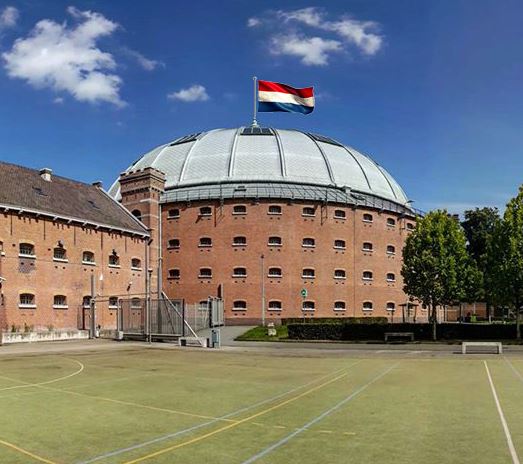 FutureDome_VPS's tweet photo. Fijne Koningsdag morgen! Hang jij de vlag uit? https://t.co/zDaa8WYco5