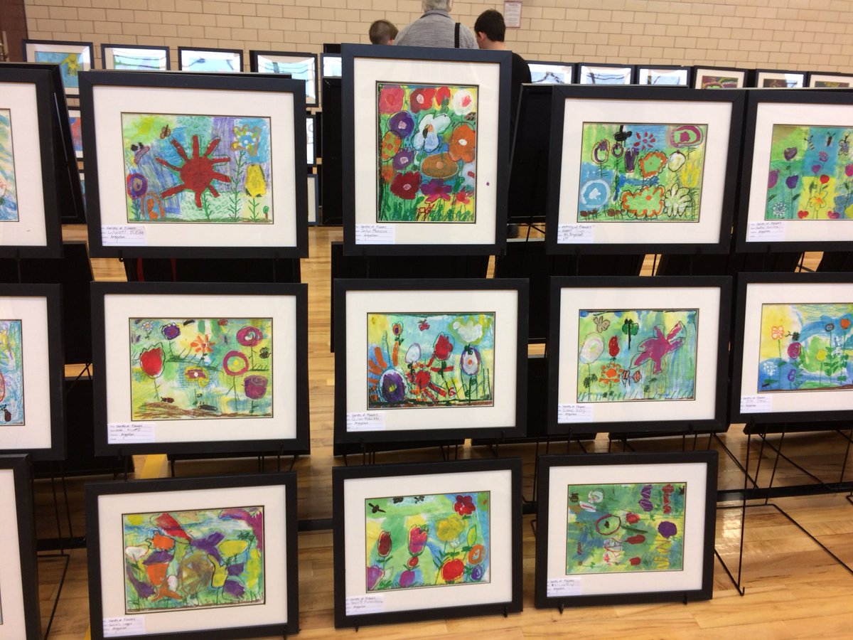 JudyEnglish123's tweet photo. Had a great time at all 3 Elementary Art Shows! Thank you to all the wonderful parents who stopped by to share their love and support to our Riverview artists! #rcsdpirates https://t.co/qJPOkTwQfr