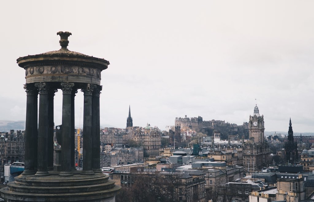 KenSiwakorn's tweet photo. Edinburg , Scotland คือน่าอยู่มาก เป็นเมืองไม่เล็กมากแต่ไม่วุ่นวาย ผู้คนที่นี่ happy https://t.co/HklnptUdCI
