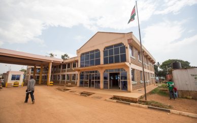 eacsof_kenya's tweet image. The Busia #onestop #borderpost combines two national border controls into one reducing the #time it takes to #clear #goods and #people across the shared #borders. @TradeMarkEastA's contribution to this project since 2011 is #laudable @SimonKonzolo