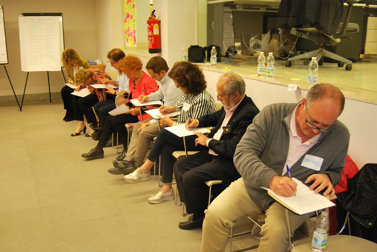 FAIN_ES's tweet photo. Jornada de curso conjunto sobre habilidades neurolingüísticas y de #networking entre administradores y comerciales #momentosFAIN #coaching #teenlab #formacion #comerciales https://t.co/hqZjORPdpM