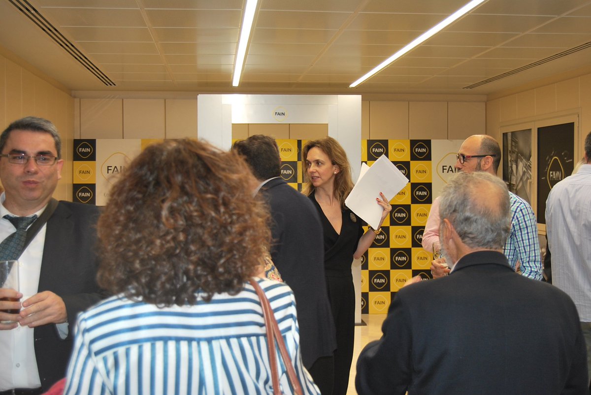 FAIN_ES's tweet photo. Jornada de curso conjunto sobre habilidades neurolingüísticas y de #networking entre administradores y comerciales #momentosFAIN #coaching #teenlab #formacion #comerciales https://t.co/hqZjORPdpM