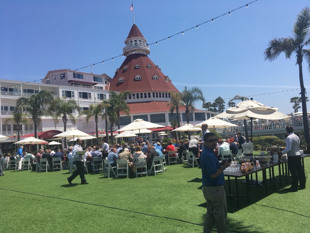 LeighaSchatzman's tweet image. #ahtdspring...a beautiful day for networking!