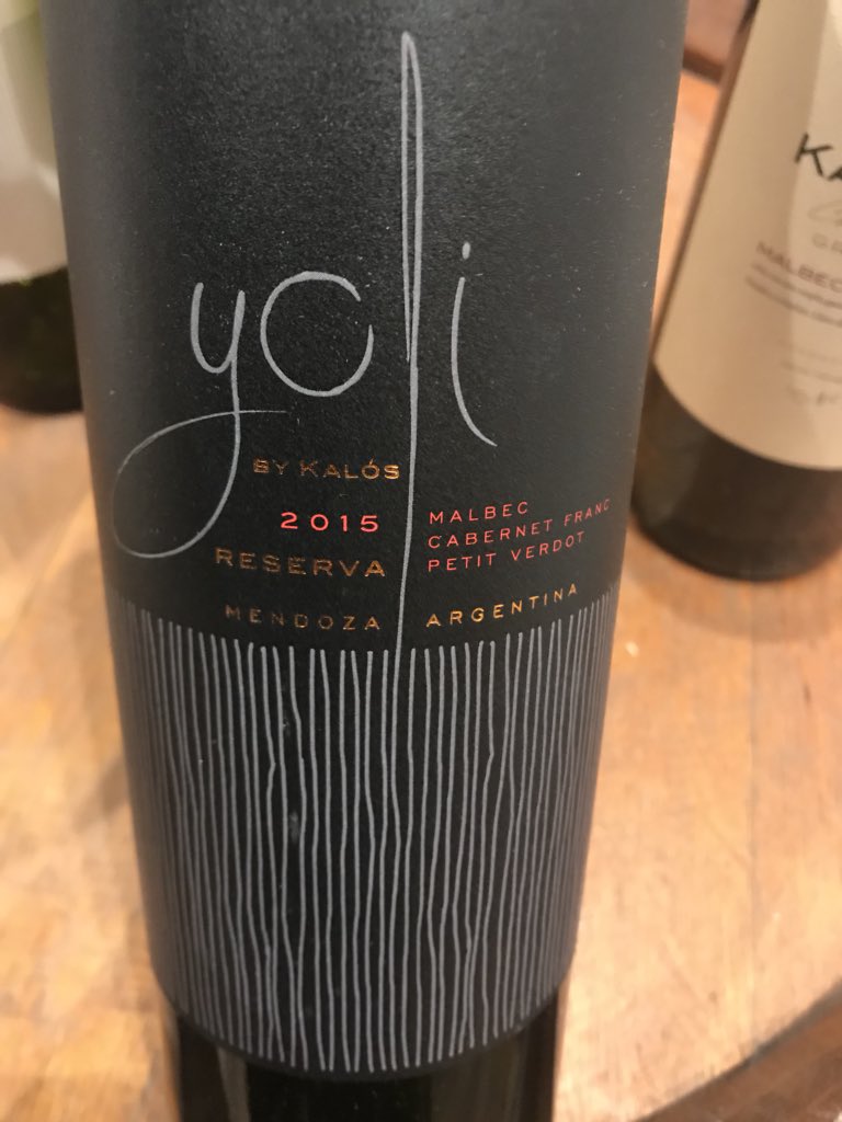 AnaGabrielaSegu's tweet photo. Linda velada conociendo los vinos de @KalosWines. Una línea de vinos jóvenes y muy gritados, pasando luego por muy rico blend para concluir con un excelente gran reserva. https://t.co/YLxgcrGA5h