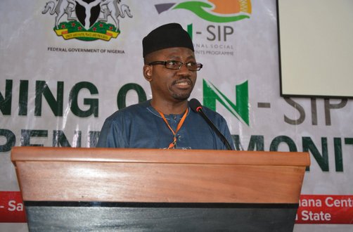 SaveourFutureNG's tweet photo. Dotun Adebayo making a presentation at NSIP training workshop #TrackWithUs @NSIP_NG @NHGSFP @npower_ng @HUPcct @GEEPMarketMoni https://t.co/snfu5SwhDs