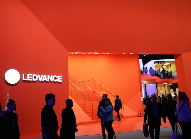 luxnlum's tweet photo. Innovative #lighting solutions & brilliant display by @Ledvance at #lightbuilding2018 #lb18 #messefrankfurt Surely a market #leader in the making! 👍 https://t.co/fr6T5s9WU4