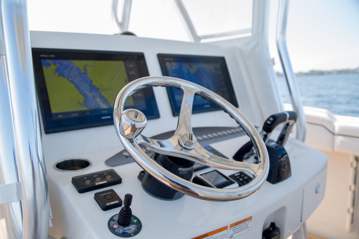 JupiterMarine's tweet image. Who says you can&apos;t have it all? The Jupiter 38 Cuddy is designed to battle the big ones 🐟 and give even the toughest of anglers a well earned respite! #stepaboardajupiter #Jupiter38 #summer #ocean #travel #offshore #fishing #boat #explore @YamahaOutboards @GarminMarine @JLAudio