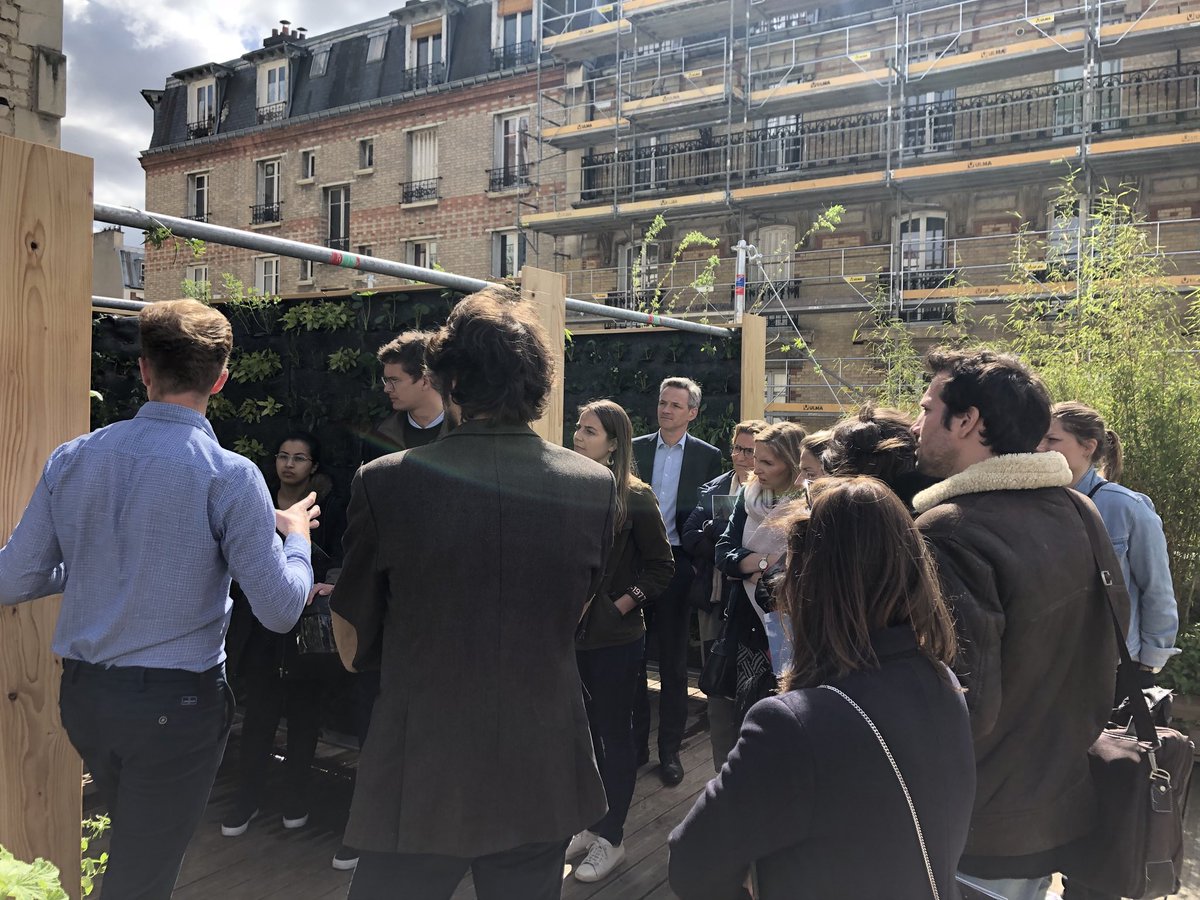 Merci_Raymond's tweet image. Visite de @Bouygues_Immo @Demain_la_Ville de notre module de ferme urbaine verticale productive et intelligente en avant premiere sur notre rooftop dans #Paris11 !