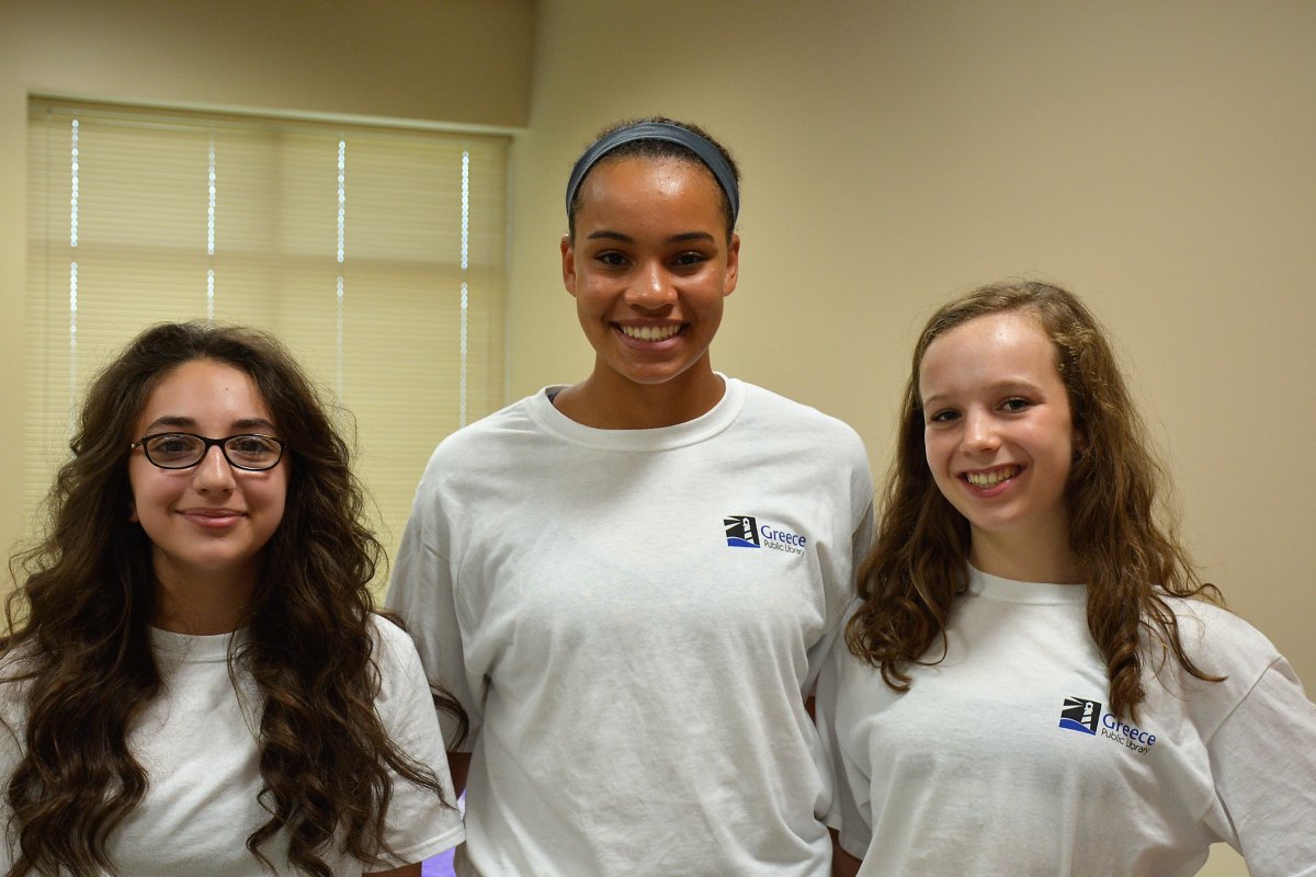 GreeceLibrary's tweet photo. We're looking for some great teen volunteers for summer reading! Application can be picked up in the library or found here: https://t.co/W7h8WGakdM https://t.co/ZCiN3UMosz