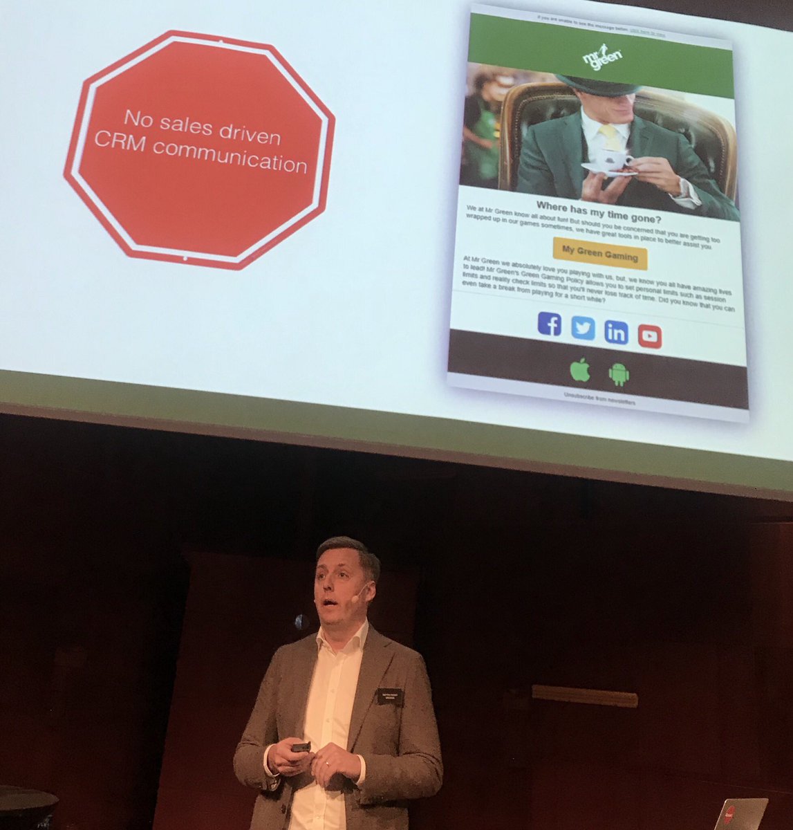Ingen marknadskommunikation till riskspelare tillåts av oss, säger Mattias Wedar på Mr Green. Bra, borde vara självklart för alla.