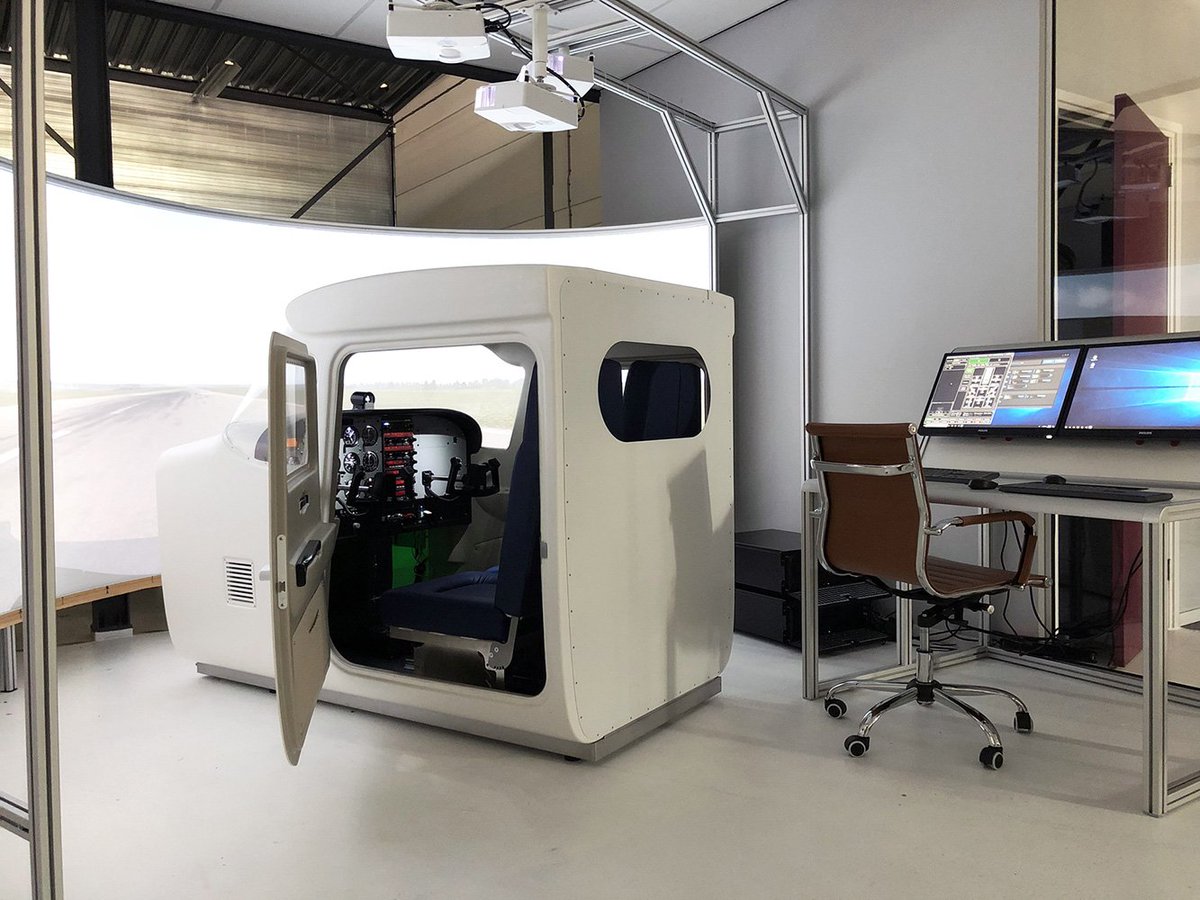 TRCSimulators's tweet image. Our new, fully ethernet driven, TRC 472FA, running on X-Plane and fully up to EASA FNPT I requirements. FNPT II is also possible.