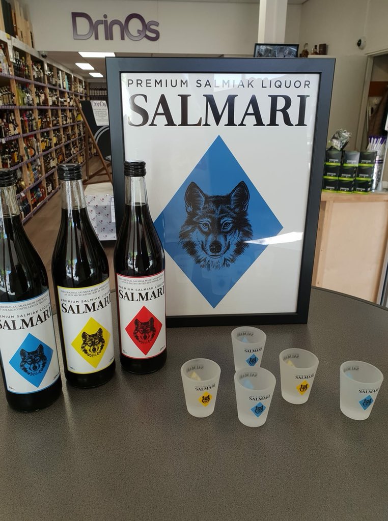 NIEUW bij DrinQs❗#Salmari 
Een premium #salmiak liquor met een intense smaak. #IJskoud drinken 💪🏻
Wij hebben ‘m heerlijk koud staan, kom gezellig langs om te proeven.

De prijs is €16,95 > bij aanschaf van 1 fles krijg je er gratis een shotglas bij 😉

Tot #DrinQs 🍾