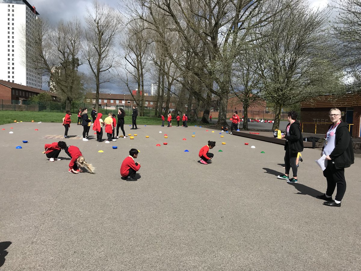 VictoriaSarah88's tweet photo. #RFFManchester #YouthLeaders delivering some very creative multi sports session on a very windy Thursday @riofoundation @UTCMediaCityUK @larkhillprimary https://t.co/nSY5v2ZvG5