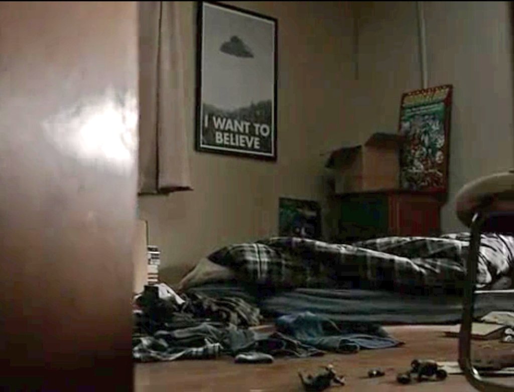 s2artca's tweet photo. Super Psyched when I see this poster on #Outcast 😍  #TheXFiles #foreverxphile #xfiles #iwanttobelieve #thexfilesposter #xphile https://t.co/os1Mqno88N