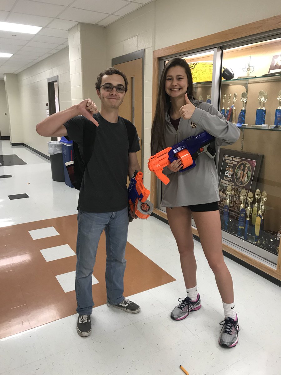 livie_perry's tweet photo. madi certain of darty little girls shot collin miller of CWA @dshsinteract18 https://t.co/atm6VZmThJ