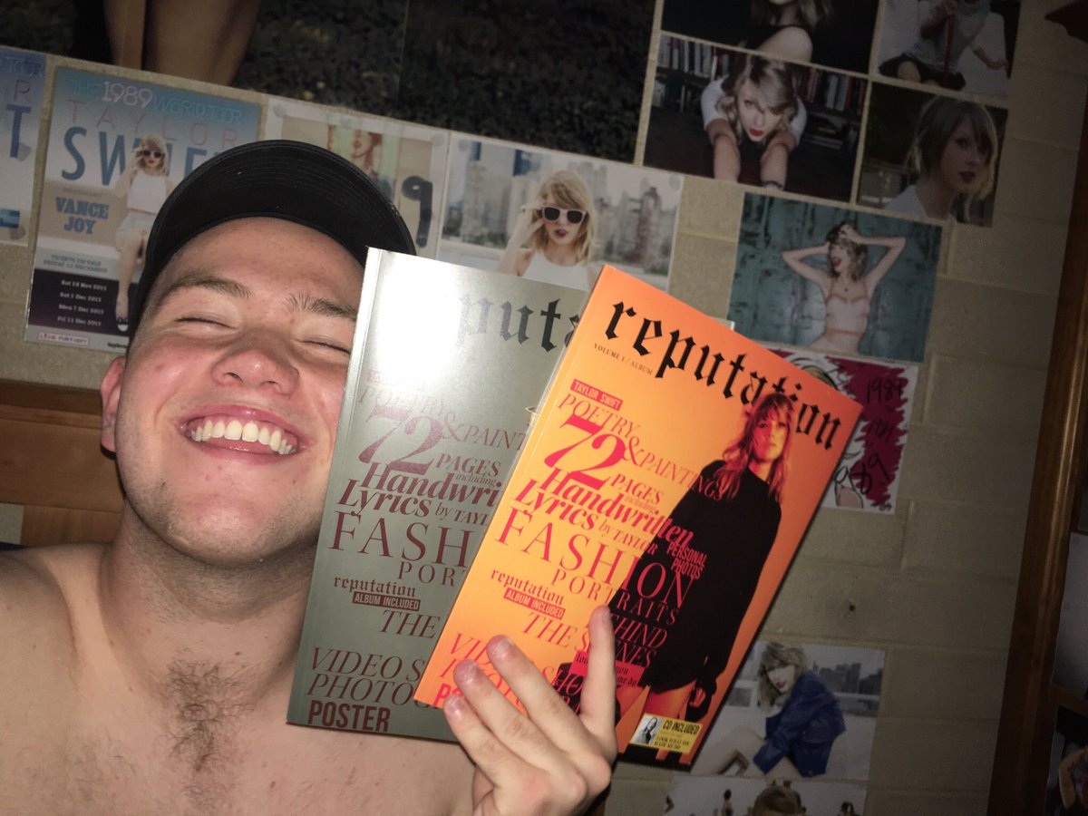 taylorsrep13's tweet photo. hi TN!
i’m jake and i’m from adelaide
for the rep tour, i’ll be travelling too:
-melbourne (26th oct) section A10, row N
-sydney (2nd nov) section 605, row 28
-brisbane (6th nov) SNAKE PIT 2
I LOVE YOU ✨🌹
#reputationStadiumTour #repTour13Days
@taylorswift13 @taylornation13 https://t.co/UOswqakIZC