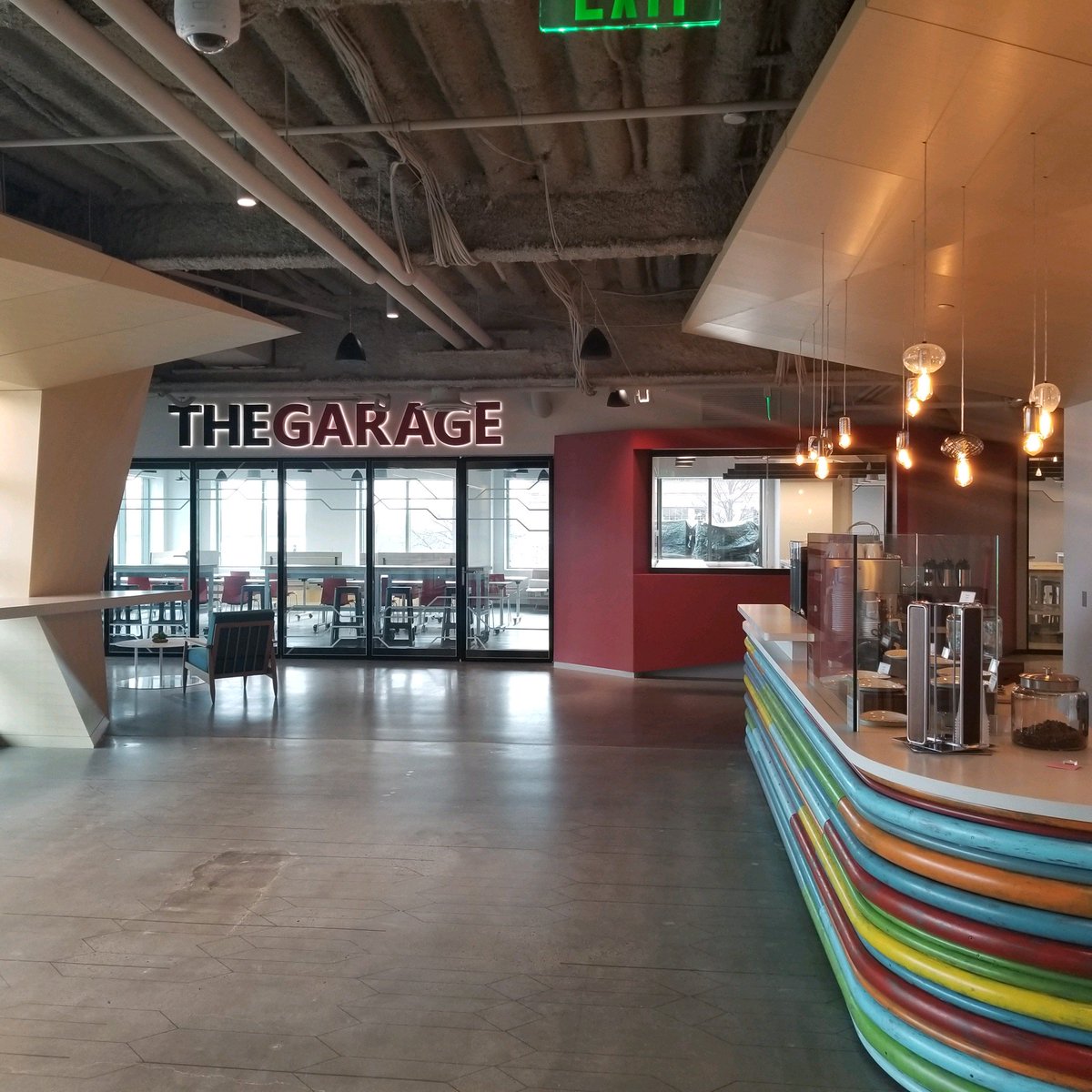 CREMicrosoft's tweet photo. One of the goals of the new @MSFTGarage in @MSNewEngland is to provide facilities and programming that will supporting amazing experiences for our employees, community, and customers. Congrats on your opening team! #NERDCenter #CREMicrosoft https://t.co/WC7433FdAw
