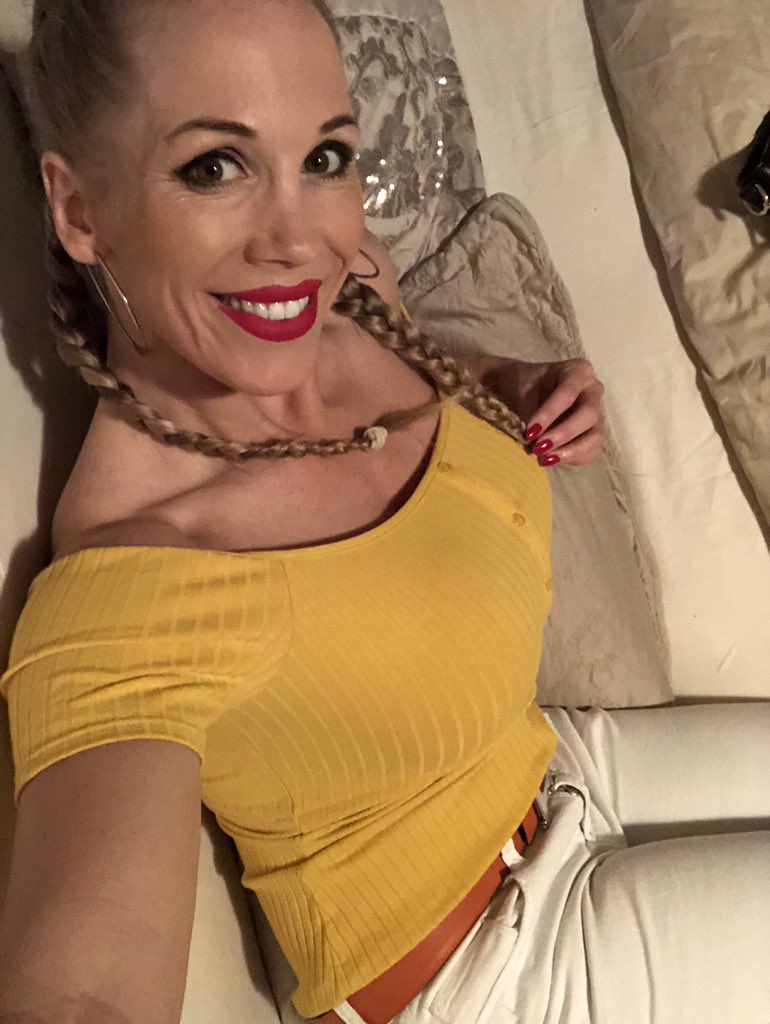 CelinaDoree's tweet photo. Good morning!
Ready to go out!! https://t.co/FNct0oGKXJ