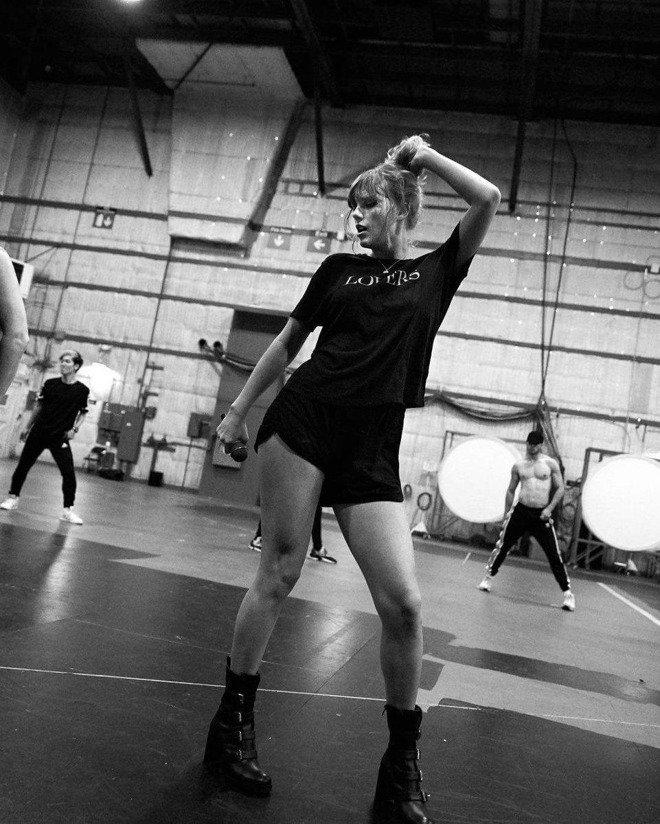 flairswift13's tweet photo. Only 13 days!! So excited😍
#repTour13Days #reputationStadiumTour https://t.co/ccCUvvKOH5
