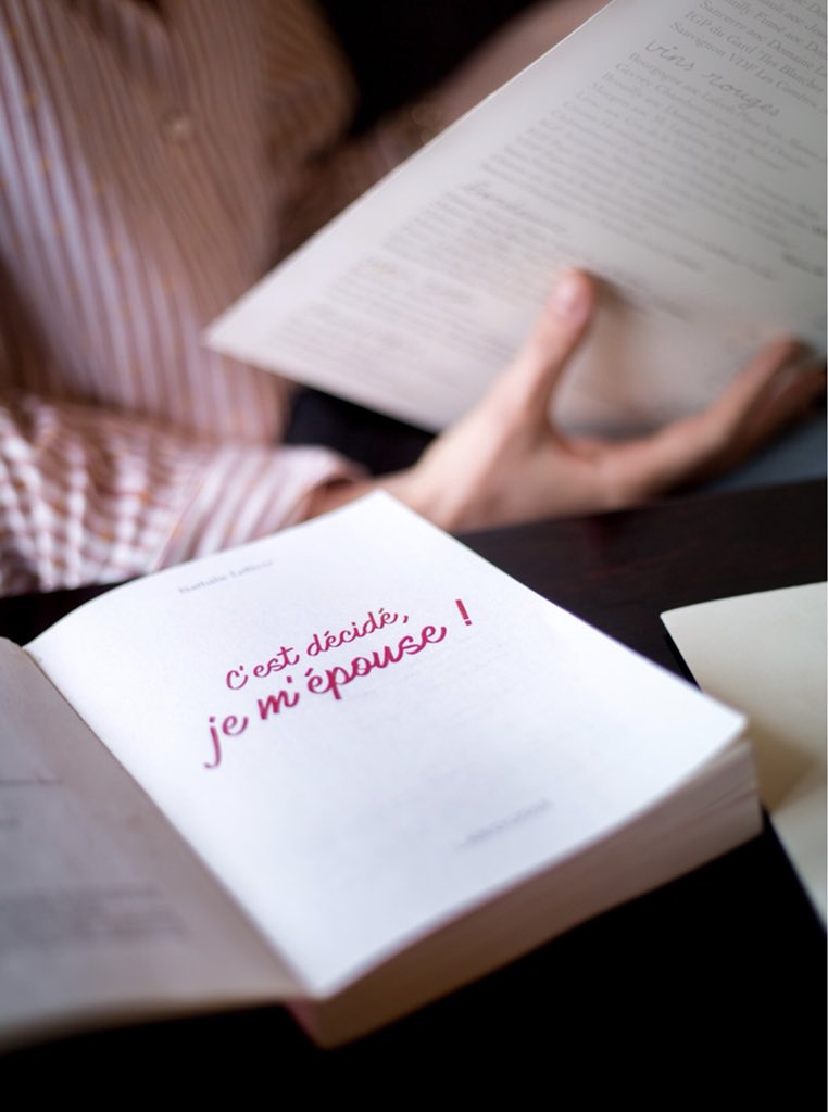 NLefvre's tweet photo. C'est décidé je m'épouse - Éditions Larousse

Disponible ci-dessous :
AMAZON : https://t.co/19zxVznCze
FNAC : https://t.co/WPSLpdeC2z

Nathalie Lefèvre #bienetre #amour https://t.co/4UpSEhoXIG