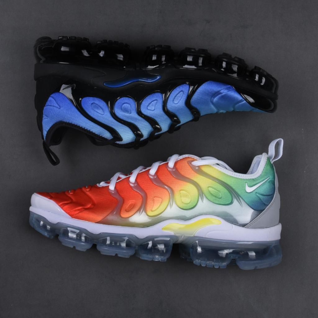 vapormax plus at foot locker