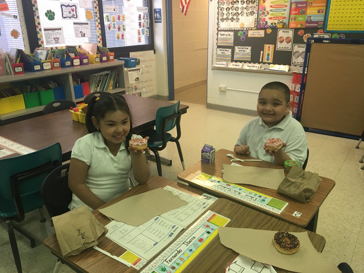 stepholson44's tweet photo. D for Donut! #d83spartans https://t.co/wWXaVjhqF5