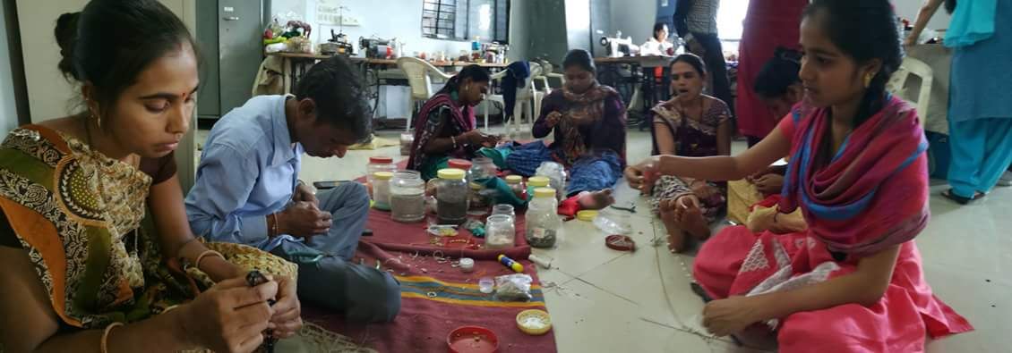 weefdn's tweet photo. Our WEE Foundation at work with Swati Jain in Gujarat.
Her trip to Chotta Udepur, Gujarat. Working with Tribal Artisans.....so much talent, patience and wilingness to work hard.
Creating a new "Bharat" through upliftmemt of women
#wee #weefoundation #women #entrepreneurship https://t.co/xkg6zGyl0v