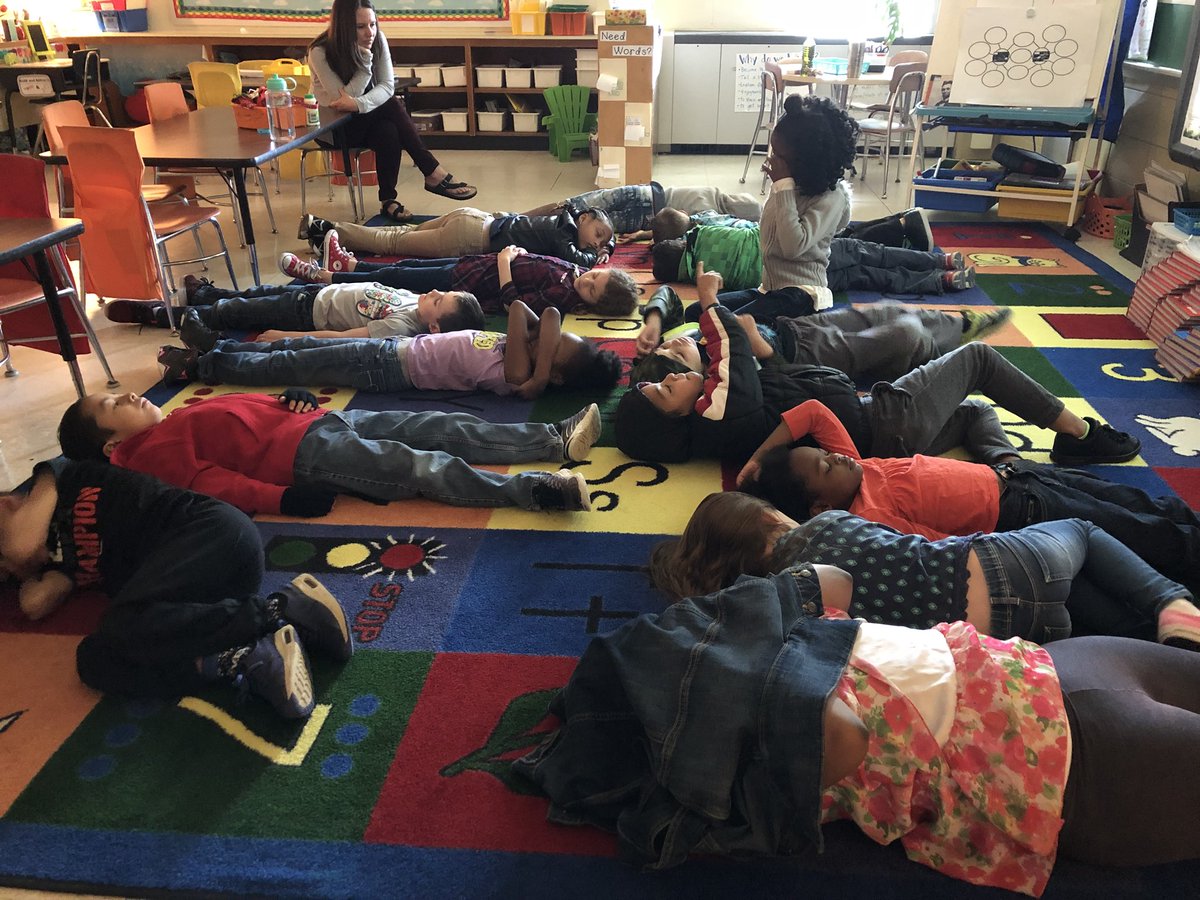 MissRobertson01's tweet photo. Starting the day by grounding in #Mindfulness @anchoredhealing @LoganElementary https://t.co/DgXTMIGmDI