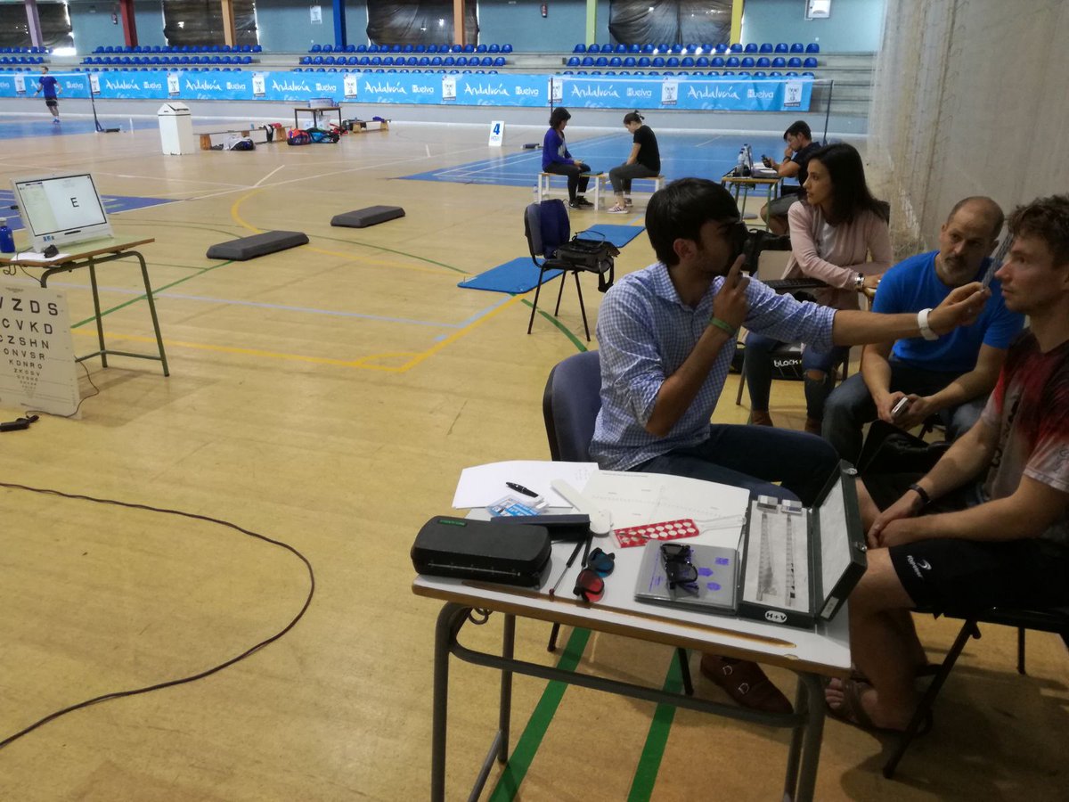 SportsVisionCOI's tweet photo. Esta semana el equipo de @SportsVisionCOI está en el Campeonato de Europa de #Bádminton, realizando un estudio multidisciplinar donde se analiza desde la pisada, la postura a la parte visual en la élite europea de este deporte ... ya os contaremos :) https://t.co/p1SrWGCW3D