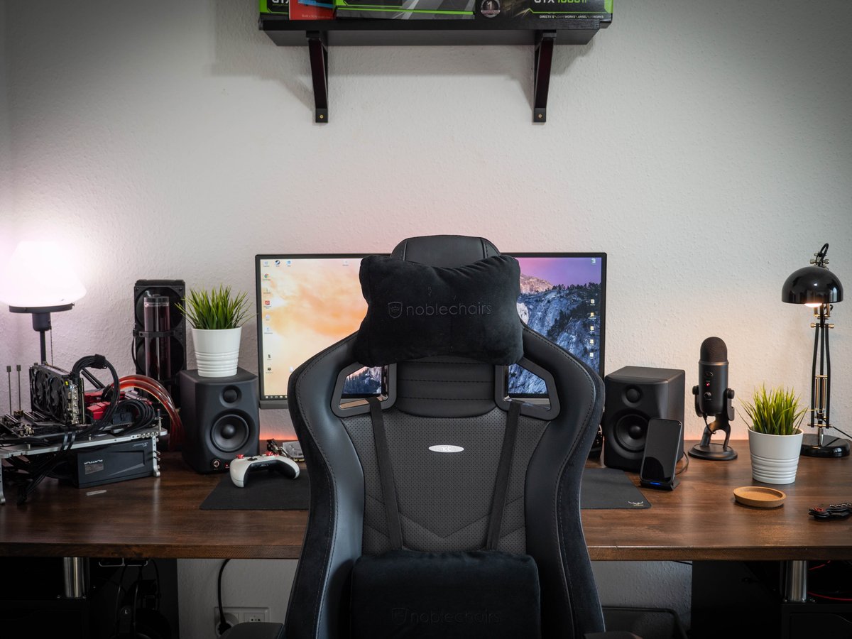 noblechairs's tweet image. Now this is a sight for sore eyes. This gorgeous setup shows that the noblechairs EPIC is also right at home at a test bench like this. 😄 What do you think of this top-notch showcase?
