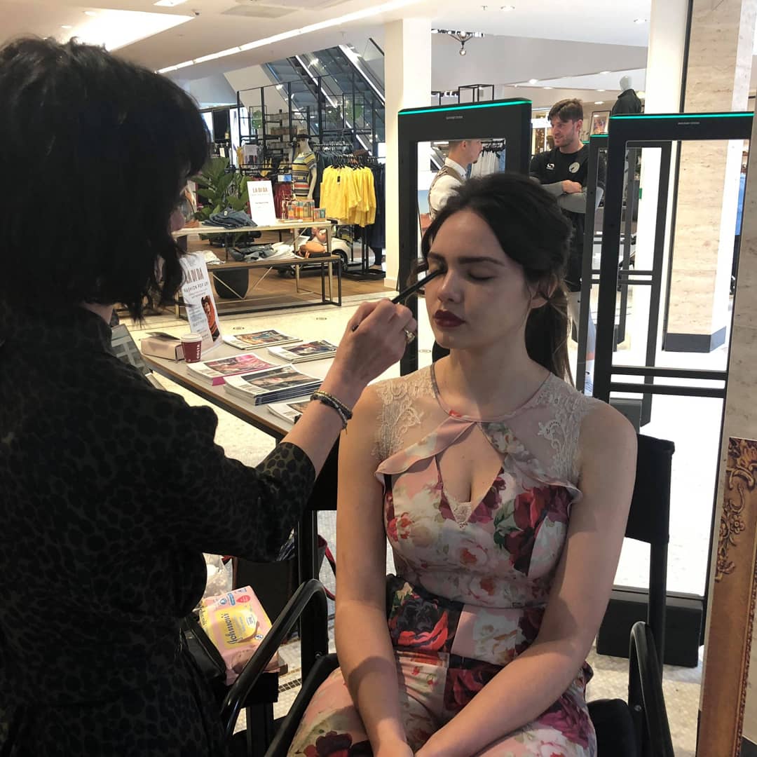 queenie_mag's tweet photo. The La Di Da team are having a great day at the fabulous @nextofficial @intuMetrocentre  #soladida https://t.co/vjy1j0DYmX