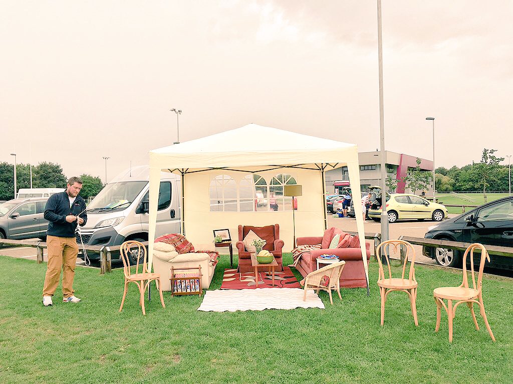 Up for trying something new to get folk connecting where you live or work? Check this out:
camerados.org/a-public-livin… 
#publiclivingrooms #thebox