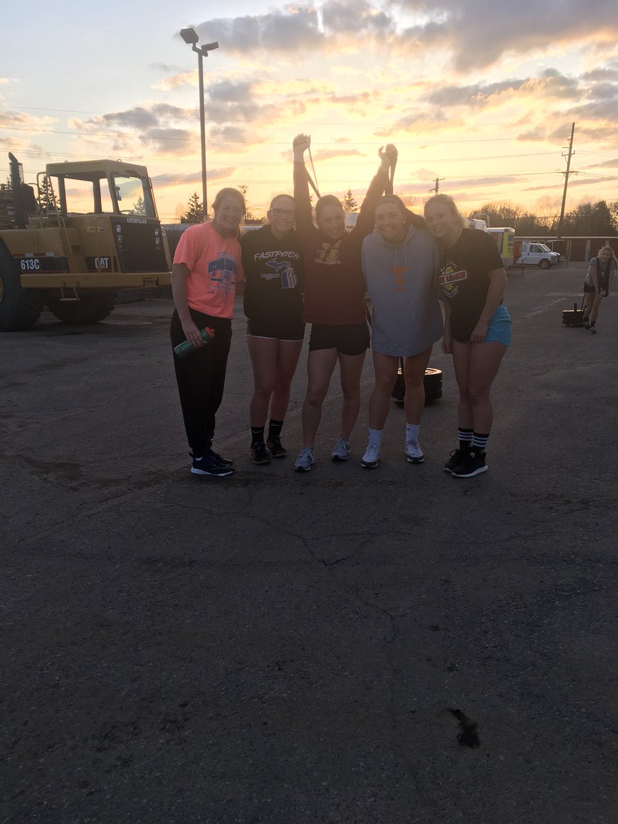 Home Game at 4:30 against North Farmington! Come out and show some love:)⚾️💙