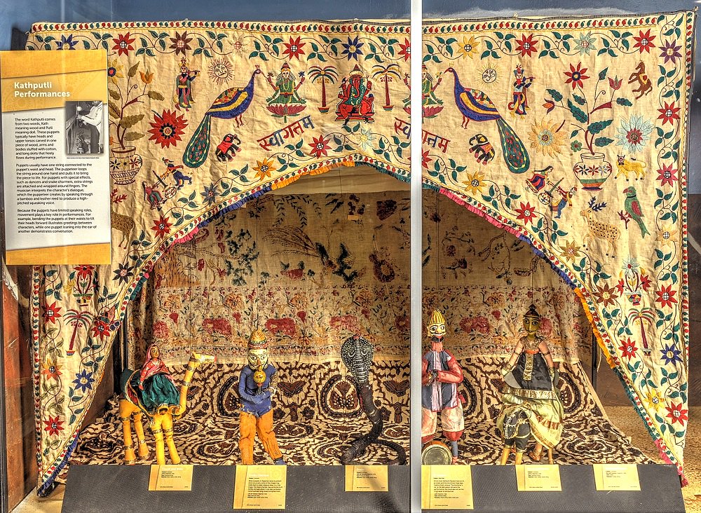CtrPuppetryArts's tweet photo. Explore the ways in which puppetry has been used as an important storytelling tool in India for more than 1,000 years in our special exhibit "Indian Puppets: The Great Stories and Dancing Dolls." https://t.co/iCafQ96dwL