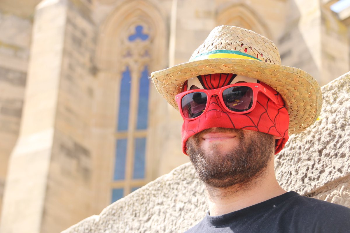 lleidacom's tweet photo. #RETRAT
Coneixeu a l'home a una màscara d'Spiderman empegat? @PostureigLleida converteix els RT en or... solidari!

És "patidoret", tímid i "massa bo" per la política

👉Senyor Postu: "No necessito quartos, prefereixo anar a l'Aplec que tenir un cotxe"

https://t.co/igHT88qpRS https://t.co/tY2ovGafm5