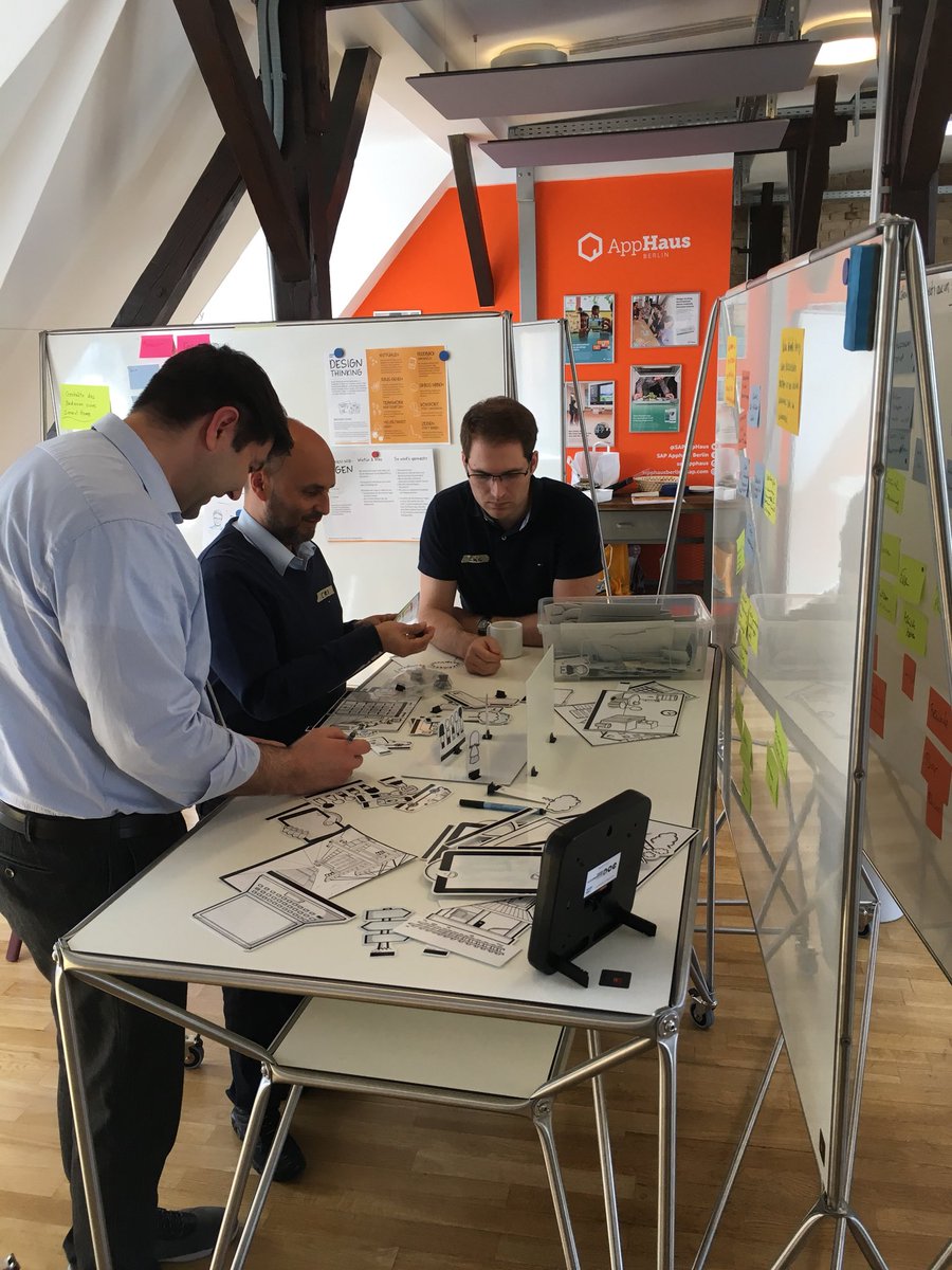 heikevangeel's tweet photo. heute mal wieder
#sapscenes um Ideen fassbar zu machen - wie sieht die Zukunft aus @tinoalbrecht @SAPAppHaus #Berlin #lifeatsap https://t.co/Dmxj071ZP9