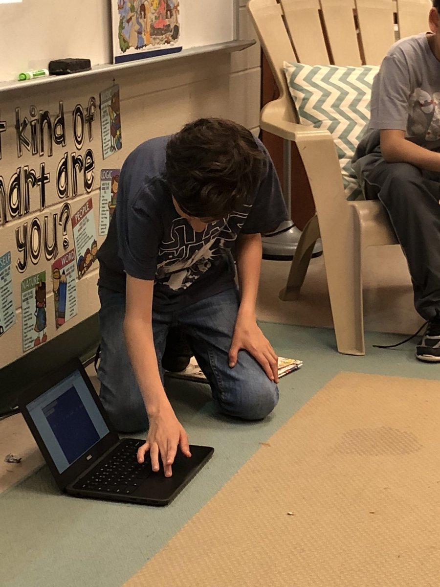 MrsHunterCMCSI's tweet photo. Even more genius hour presentations!  @CMCSIWarriors https://t.co/VT32CYgZqh