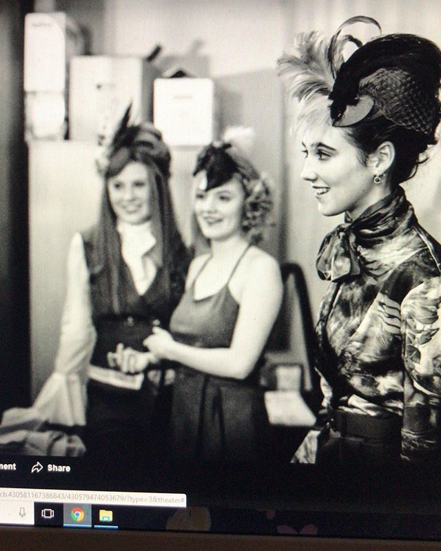 AntoniaJCouture's tweet photo. We love a behind the scenes image ❤️
#fashioncityyork #fashionshow #womaninbusiness #behindthescenes #couture #couturier #designlabel #dandy #madeinyork #tweed #silk #devore #madeinbritain #englishdesign #womanwear #bespoke #designer
Photo by @olivia… https://t.co/D6meMACW6O https://t.co/UDoWSIUqL2