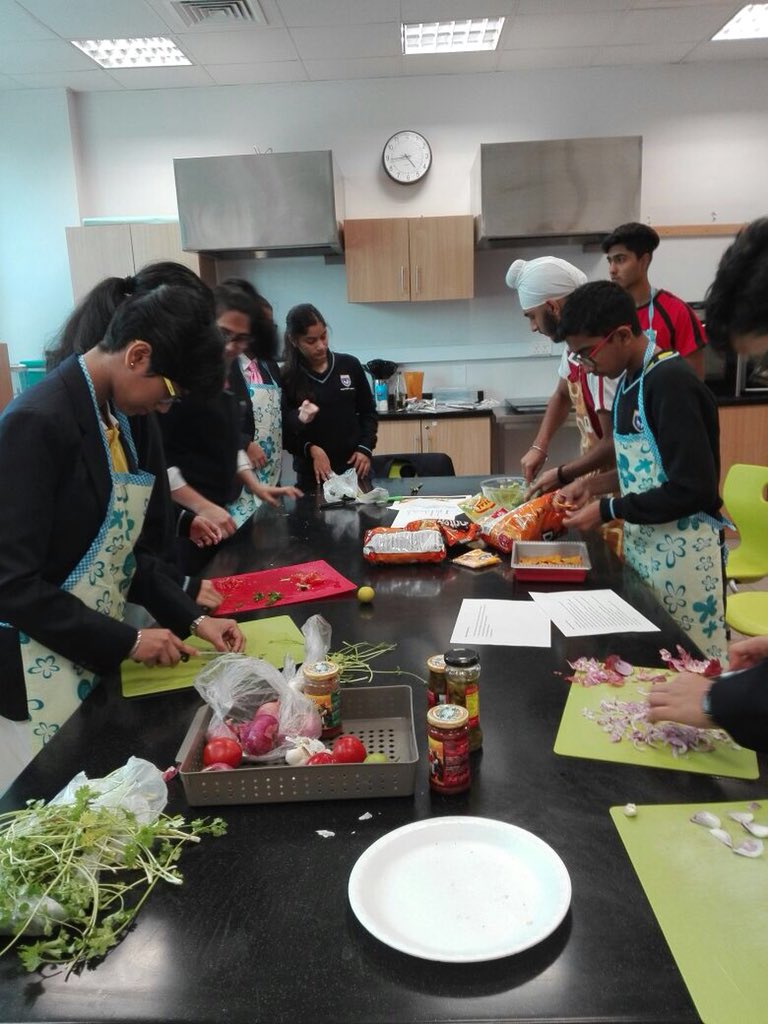 sunineog's tweet photo. Dish of the day #cookery session #fleximodule #IBBridgeProgramme @GMA_IBDP @espanol_en_gma @KNargish https://t.co/s77p2PjVFs