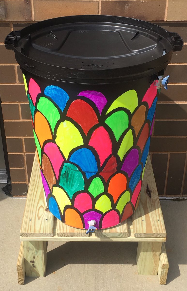 MrHey118's tweet photo. Two rain barrels, a collaboration between Gower Middle’s Art Club, Art Class and STEM class, will be auctioned off at Harvester Park on Saturday at the Walk For Water event. All proceeds will benefit @WaterforSoSudan #thisisgower #gower62 https://t.co/B3q7Eq9SwA