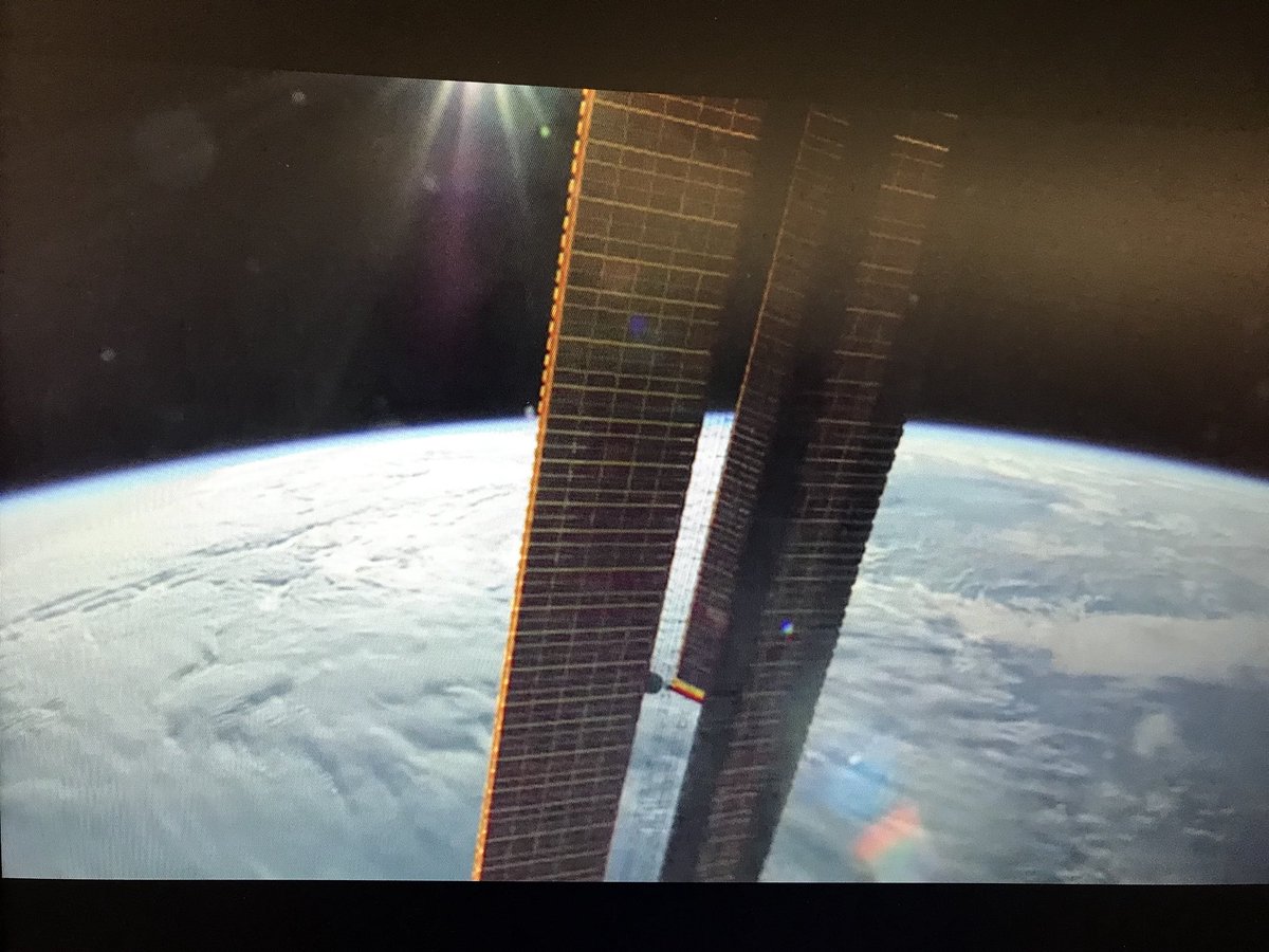 npeterson09's tweet image. During #storytimefromspace we listened to Next Time You See a Sunset and we were able to watch a sunset from the International Space Station! Amazing! @nicksofio #ALASConnectED