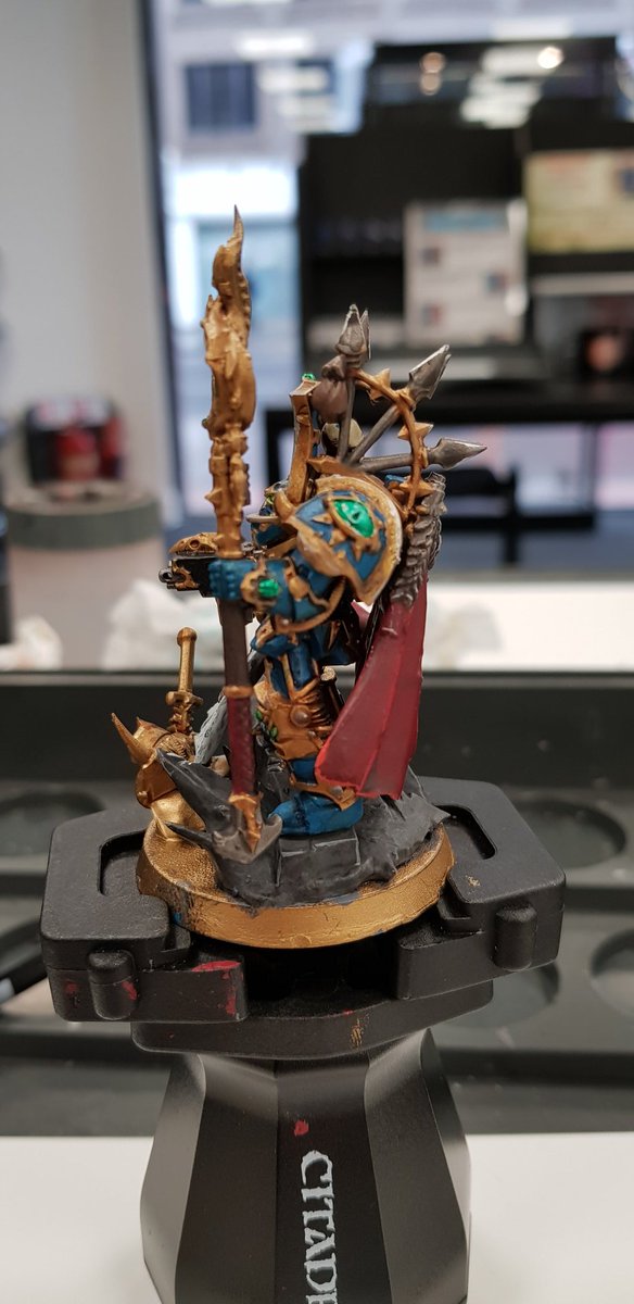 Red_Magician42's tweet photo. So, my chaos sorcer in terminator armour. All the gems are painted in stormhost silver and waystone green. 
Did the eyes with white and the green glaze. Finished the cloak. Did some work on the combi-bolter. Now working on the staff. #paintingwarhammer #warhammer #warhammer40k https://t.co/vMeQslkhsq