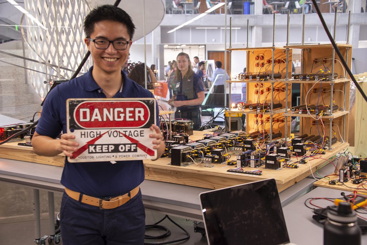 utexasece's tweet photo. Texas ECE hosted the Spring 2018 Capstone Design Showcase Wednesday. 44 teams of students demoed projects one year in the making. See a photo gallery at this link: https://t.co/9etoTMiTca #capstonedesign @CockrellSchool #TexasEngineers https://t.co/PTSOpxExN3