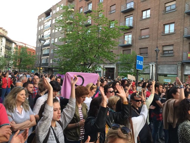 DiadeValladolid's tweet image. Galería de fotos de la manifestación en Valladolid contra la sentencia de 'La Manada' bit.ly/2HzFd0V