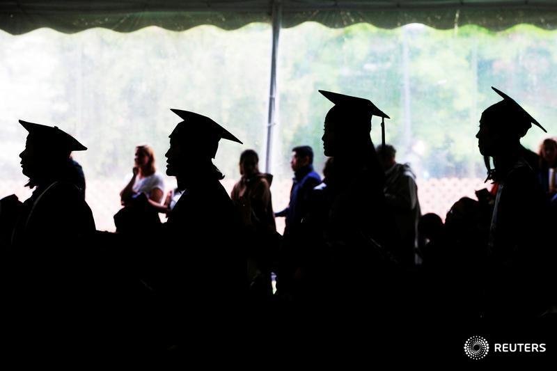 ReutersMoney's tweet photo. Picking a college? Don’t forget to check out the school’s career office https://t.co/P8fZDPdZsl https://t.co/wh0XuCYqvm