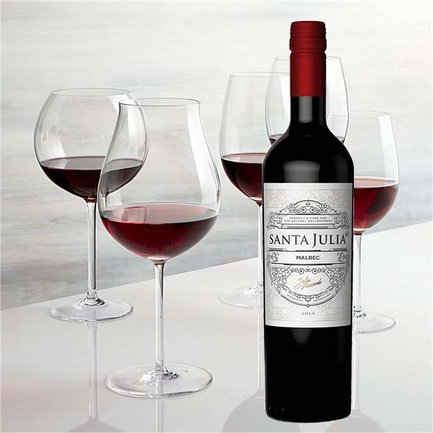 winechateau's tweet photo. Family owned winery producing amazing 90 Point Malbecs! #santajulia #malbec #plus #redblend #whitewine #wine #winelover #winelovers #wineanddine #wineandspirits #winechateau #spirits #liquor #beer #craftbeer https://t.co/DNNvAAQLfL