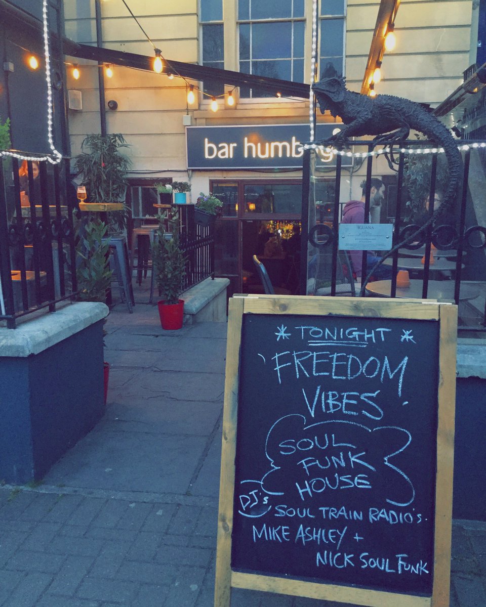 It’s just warming up at Humbug tonight -come down for a boogie with Freedom Vibes 💃 live DJs til late!
-
 #bristolbars #whiteladies #soul #livemusicbristol #bristolcocktails