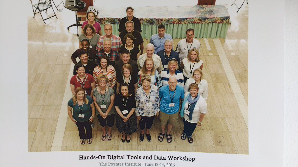 mozactly's tweet image. #TBT That time @poynter when a bunch of journalism teachers posed as a bar chart at a data training. #datageeks