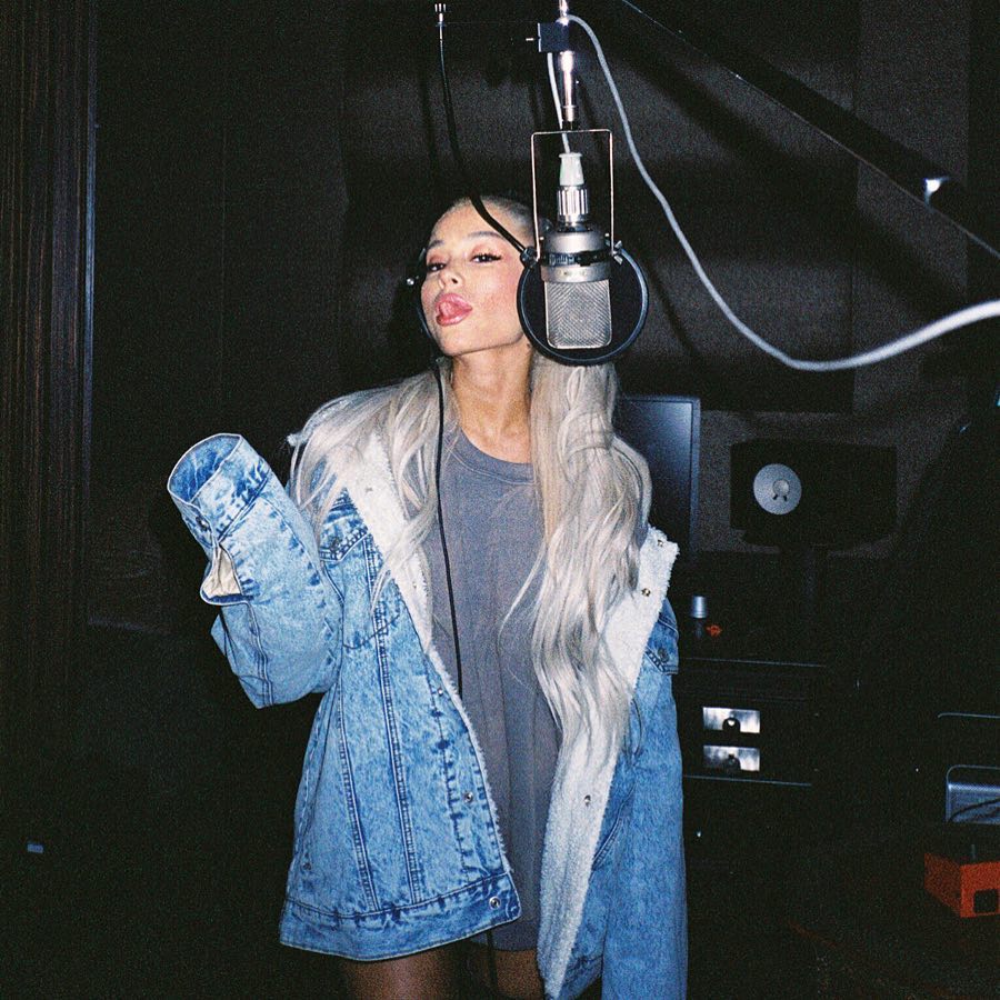 Ariana Grande Update (AlertsGrande) Twitter