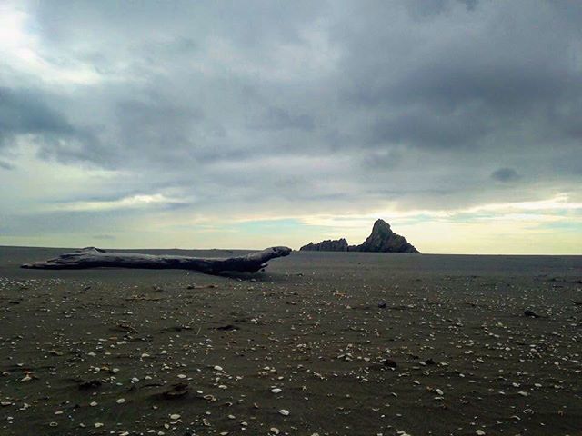 Oceane_wanders's tweet photo. Where do souls live?
#travel #landscape #photo #explore #outdoors #newzealand #desert #beach #horizon #clouds #sky #wanderlust https://t.co/XBKYf8i6Wr
